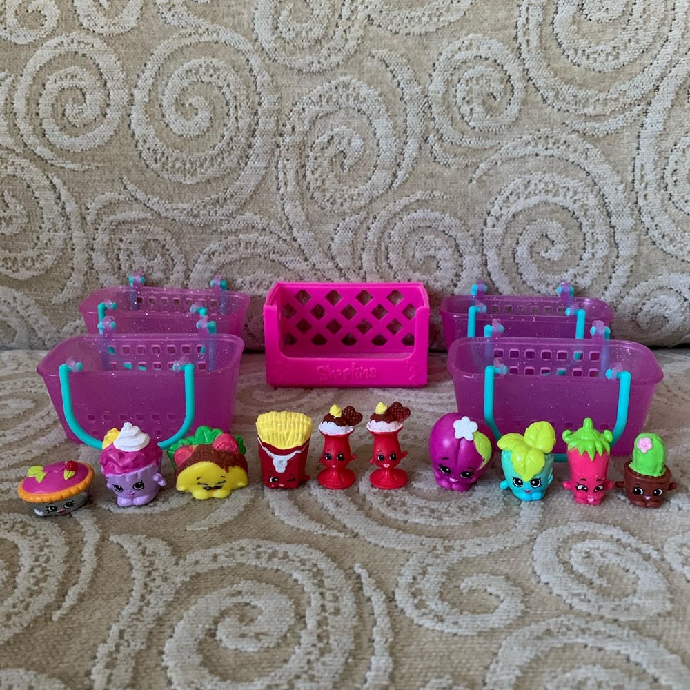 Shopkins & Baskets